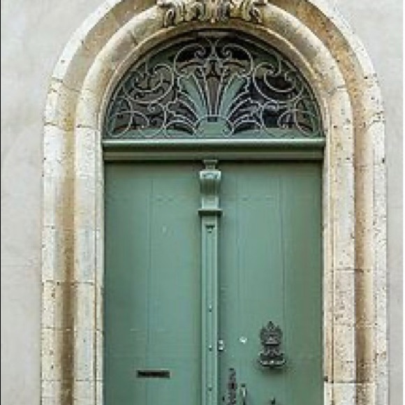 Hi! I’m Ann. Thank you for visiting my closet! - Picture 4 of 7